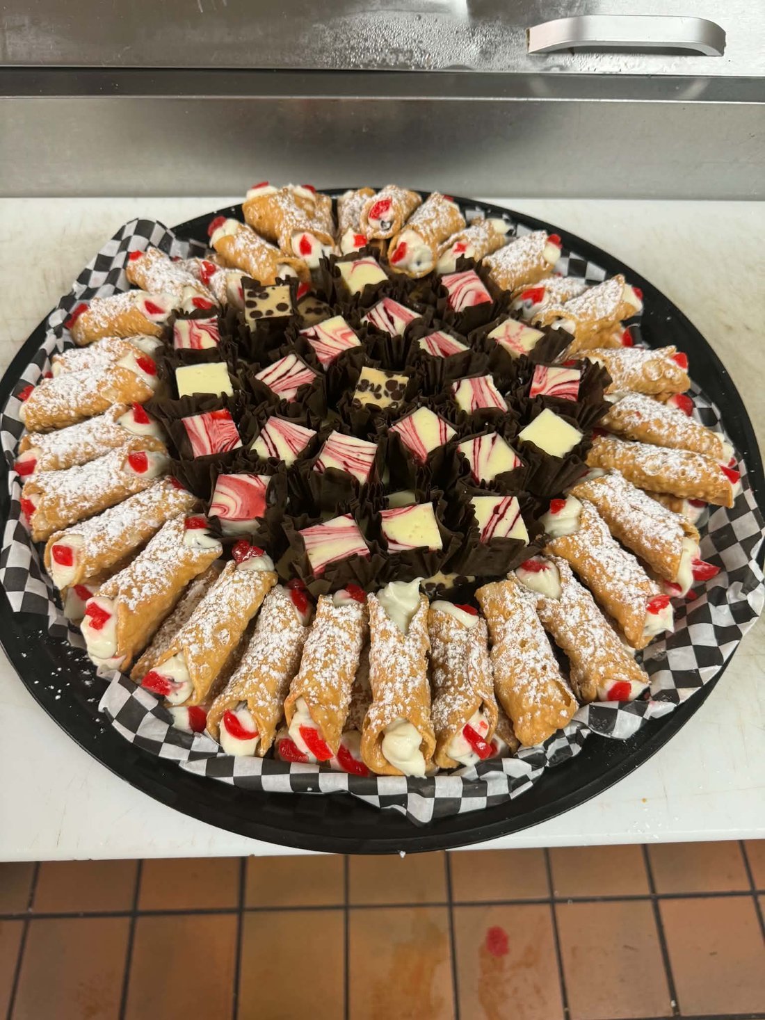 Cannoli & mini cheesecake bites