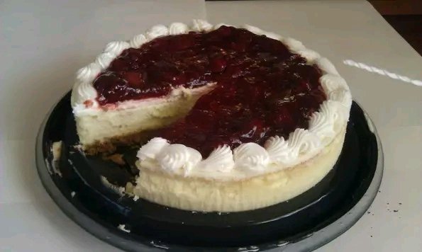New York cheesecake with strawberry topping